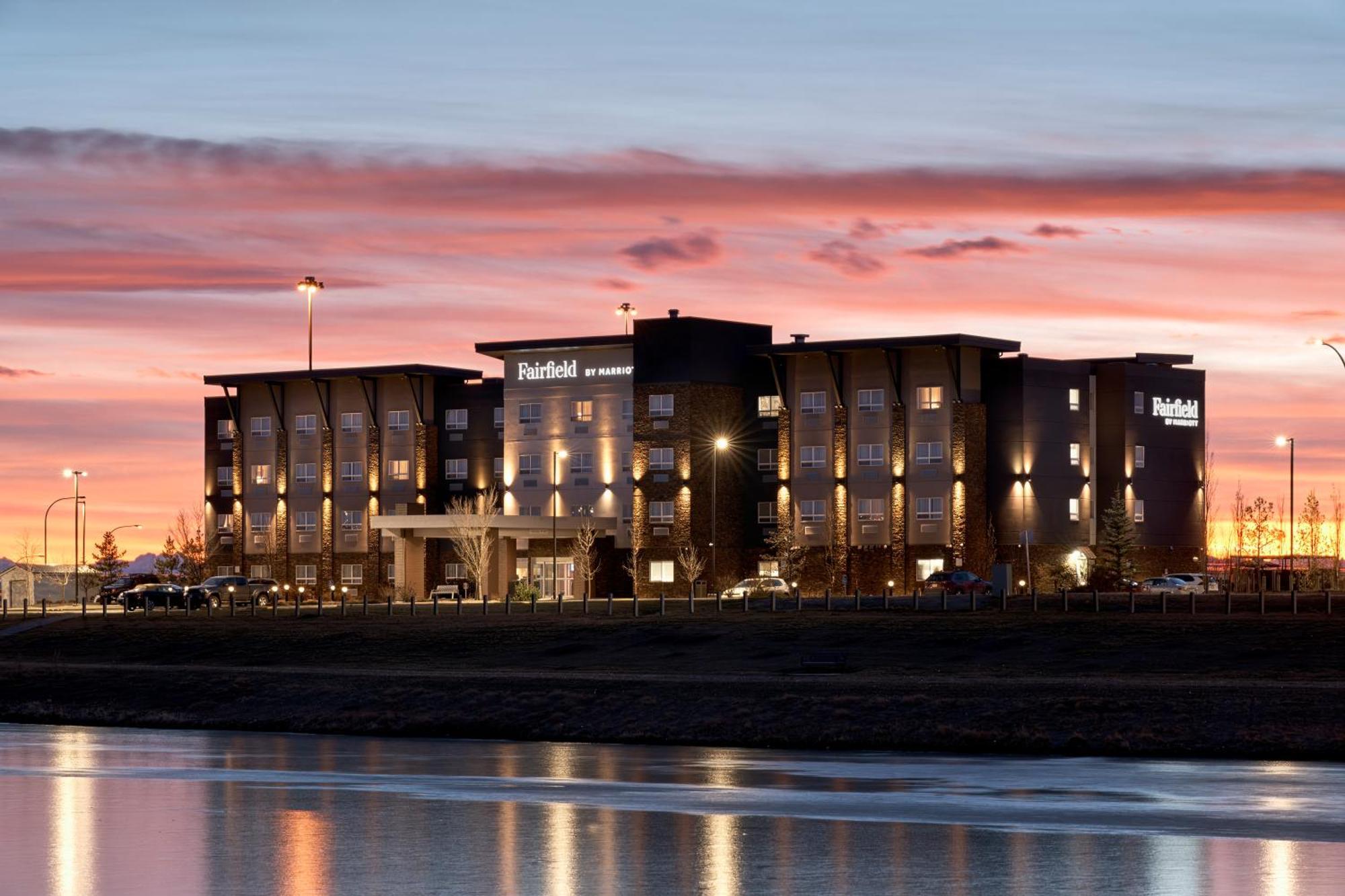 Fairfield Inn & Suites By Marriott Airdrie Exterior foto